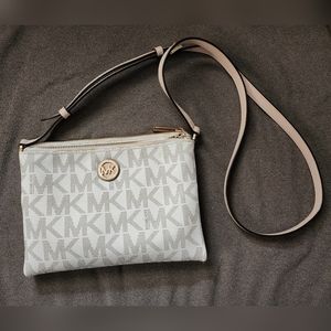 Michael kors crossbody bag